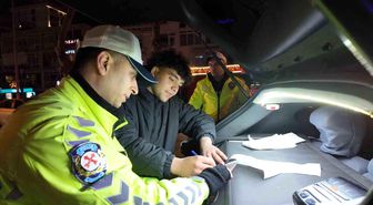 Egzoz sistemi mevzuata aykırı araç 30 gün trafikten men edildi