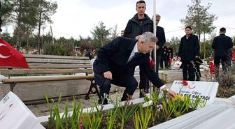 Kahramanmaraş'ta protokolden bayram öncesi şehitlik ziyareti