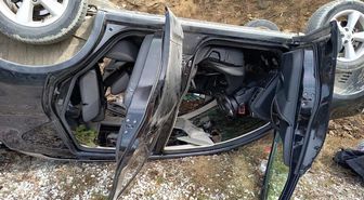 Sinop'ta kontrolden çıkan araç takla attı