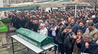 3 aracın karıştığı kazada ölen baba ve 2 oğlu toprağa verildi