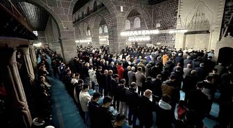 5. Harem-i Şerif'i de bayram namazı kılındı
