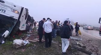 Adana'da yolcu otobüsü devrildi; çok sayıda yaralı var