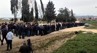 Edirne'de mezarlıkta bayramlaşma geleneği