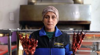 Ev kadınıydı bölgenin 'kebapçı ablası' oldu
