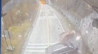 İki otomobilin çarpıştığı kaza kamerada; 1 ölü, 5 yaralı