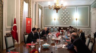İletişim Başkanı Duran: 'Ülkemiz; jeostratejik konumu, askerî kapasitesi ve caydırıcılık unsurlarıyla, Soğuk Savaş'tan günümüze NATO'nun kolektif savunma mimarisinde vazgeçilmez bir merkez ülke ve jeopolitik denge unsurudur' dedi.