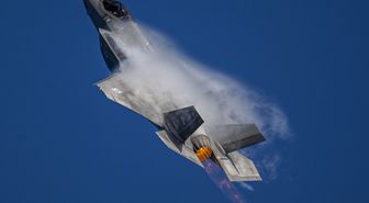 İran: ABD'ye ait F-35 savaş uçağı vuruldu