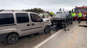 Isparta'da 8 kişinin yaralandığı kaza kamerada