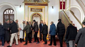 Vali Akbıyık bayram namazını Menteşe'de kıldı