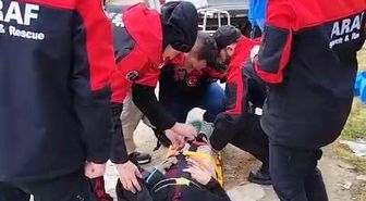 Bayramı köyünde geçirsin diye sedye ile evine taşındı