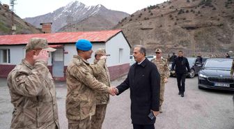 Hakkari Valisi'nden jandarmaya moral ziyareti