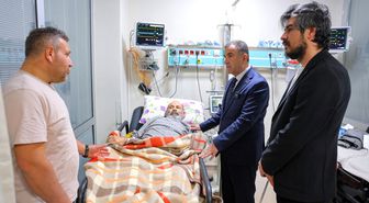 Hastanede tedavi gören vatandaşlara bayram ziyareti