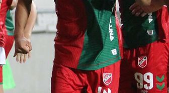 Karşıyaka'da Bahis Soruşturması Sonucu Ceza Alan Futbolcu Takımdan Ayrılmadı