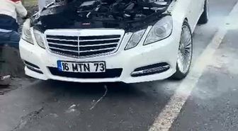 Lüks otomobil küle dönmeden söndürüldü