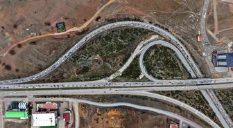 Milyonlarca öğrenci pazartesi ders başı yapacak, tatilciler dönüşe geçti: 43 ilin geçiş noktasında yoğun trafik