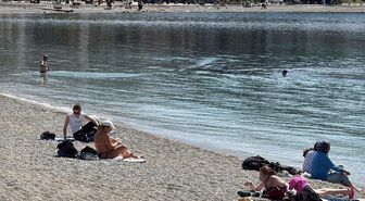 Bodrum'da bayramın son gününde tatilciler plajlarda zaman geçirdi