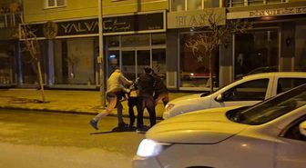 Eskişehir'de olaylı gece: Cadde ortasındaki kavga kamerada