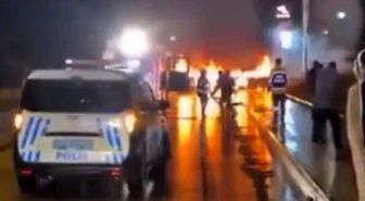 Gaziantep'te çarpışan iki otomobil alev topuna döndü