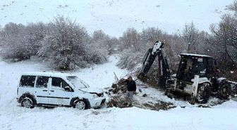 Hakkari-Van kara yolunda kaza: 2 yaralı