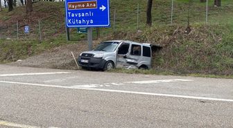 Kamyonet ile hafif ticari araç çarpıştı: 4 yaralı