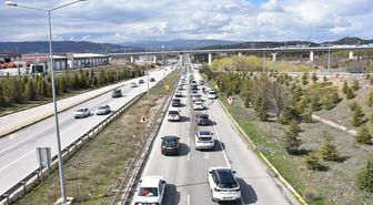 'Kilit kavşak' Kırıkkale'de bayram dönüşü yoğunluğu