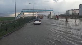Nusaybin'de sağanak; İpekyolu suyla doldu