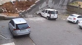 Şanlıurfa'da sağanak nedeniyle cadde ve sokaklar göle döndü