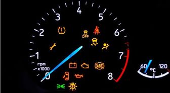 TOYOTA ARIZA LAMBALARI VE ANLAMLARI (Corolla, Auris, Yaris) Toyota arıza ışıkları neden yanar, nasıl söndürülür?