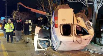 Aksaray'da hafif ticari araç takla attı: 2 ağır yaralı