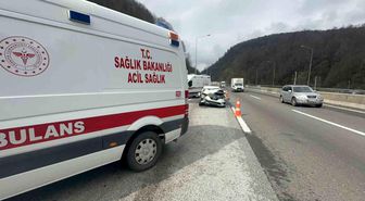 Bolu Dağı Tüneli'nde otomobille kamyonet çarpıştı: 2'si çocuk 4 yaralı