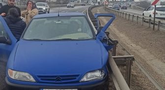 El freni çekilmeyen otomobil başka araca çarptı: 1 ölü, 3 yaralı
