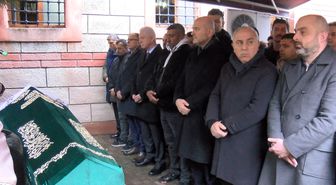 Fatih'te çöken binada hayatını kaybeden Semra Urunca son yolculuğuna uğurlandı