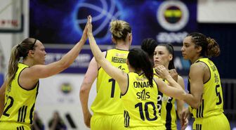 Fenerbahçe, Kadınlar Basketbol Süper Ligi yarı final serisinde 1-0 öne geçti