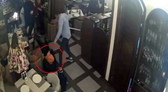 Görüntü Türkiye'den: Belediye başkanı gittiği işletmede böyle tekmelendi