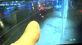 İstanbul-Avcılar'da otomobil kaldırımdaki çocuğa çarptı