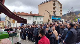 Kazada hayatını kaybeden nişanlı çift yan yana toprağa verildi