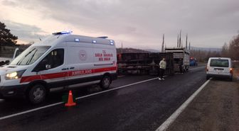 Kütahya'da kamyonet devrildi: 2 yaralı