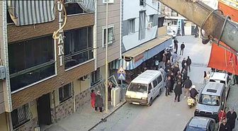 Motosikletliye çarpmamak için bakkala girdi