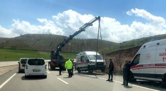 Siirt'te hasta taşıyan ambulans devrildi