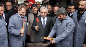 Sivas'ta yağmur altında 'Nevruz' kutlaması