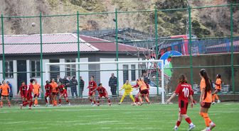 Yüksekova Spor sahasında Trabzonspor ile berabere kaldı