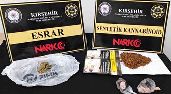Araçta uyuşturucu ele geçirildi: 2 tutuklama