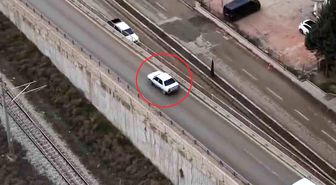 Kaçış planı işe yaramadı, koşarak araç değiştirdi yine yakalandı