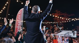 Paris'te sol kazandı: Eski adalet bakanını yenen Emmanuel Gregoire belediye başkanı seçildi