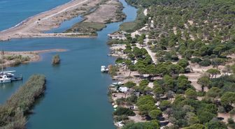 'Sahilkondu' ve barakalara yıkım süreci; lağımları nehri ve denizi kirletiyor