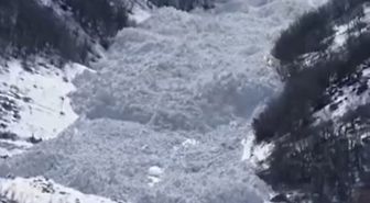 Şırnak'ta çığ düşme anları kamerada