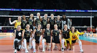 VakıfBank, AXA Sigorta Kupa Voley'de final biletini aldı