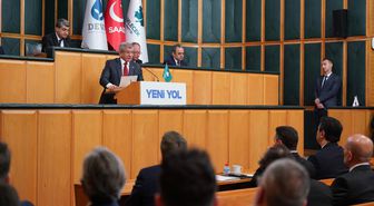 Davutoğlu: Türkiye'nin doğru yaptığı şeyler var