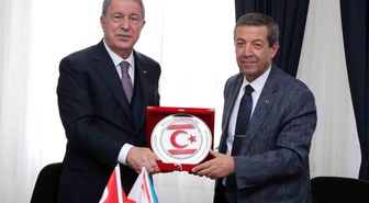 KKTC Dışişleri Bakanı Ertuğruloğlu, TBMM Milli Savunma Komisyonu Başkanı Akar ile görüştü