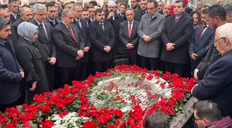 Muhsin Yazıcıoğlu, mezarı başında anıldı